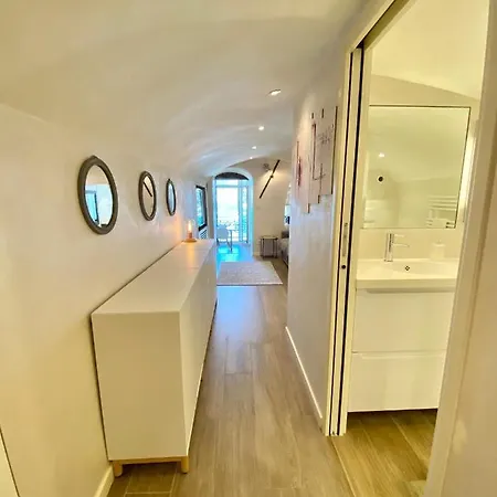 Longue 1 Apartment *