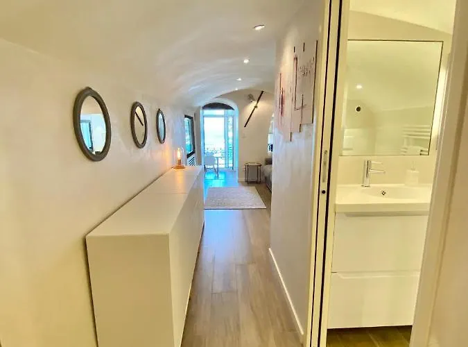 Longue 1 Apartment *